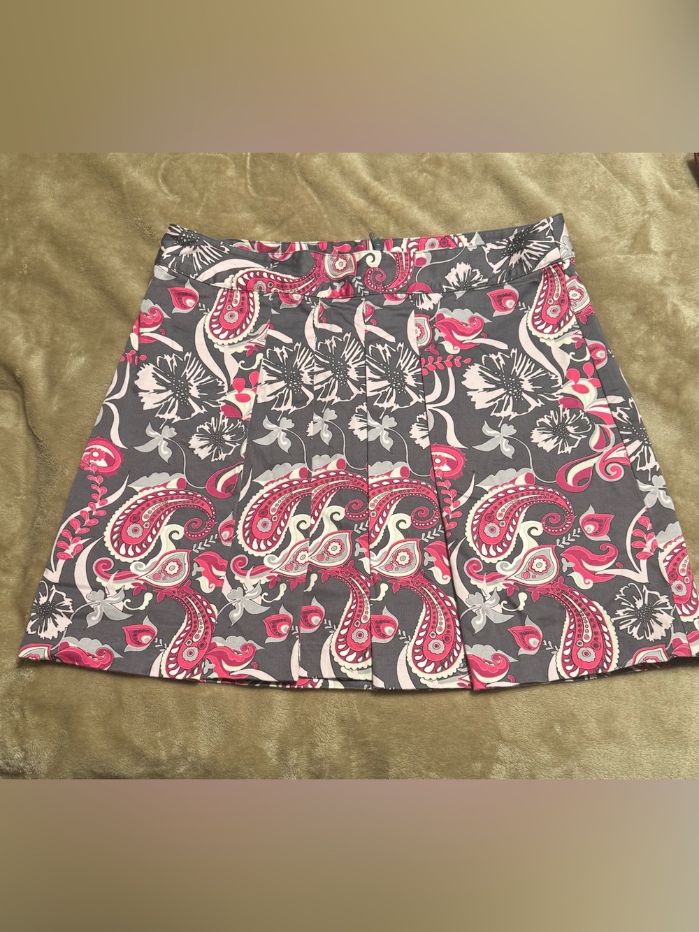 Lady Hagen Golf Skort with Pink & Gray Cream Paisley